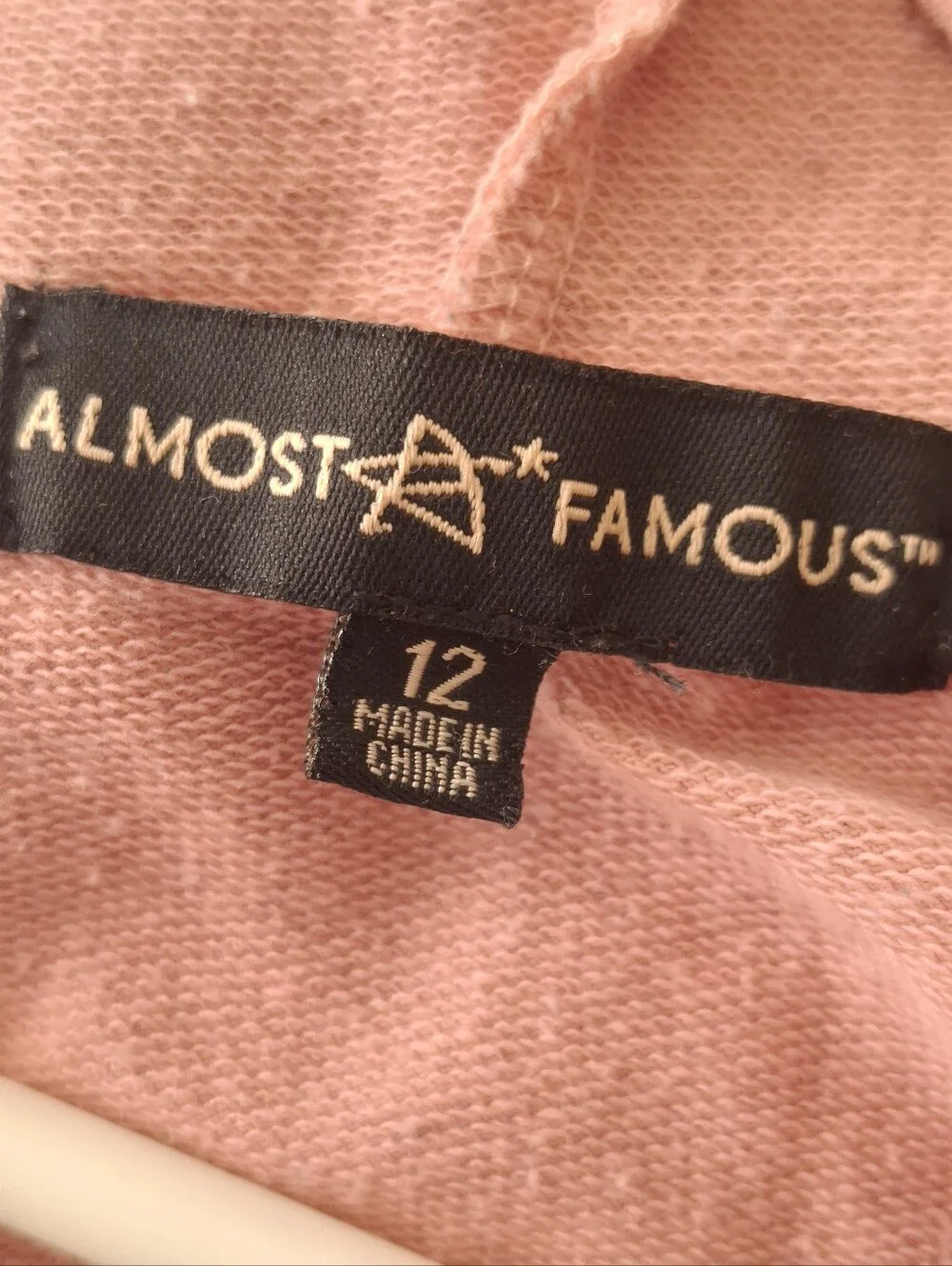 Almost Famous Girls Mauve Lightweight Pullover.